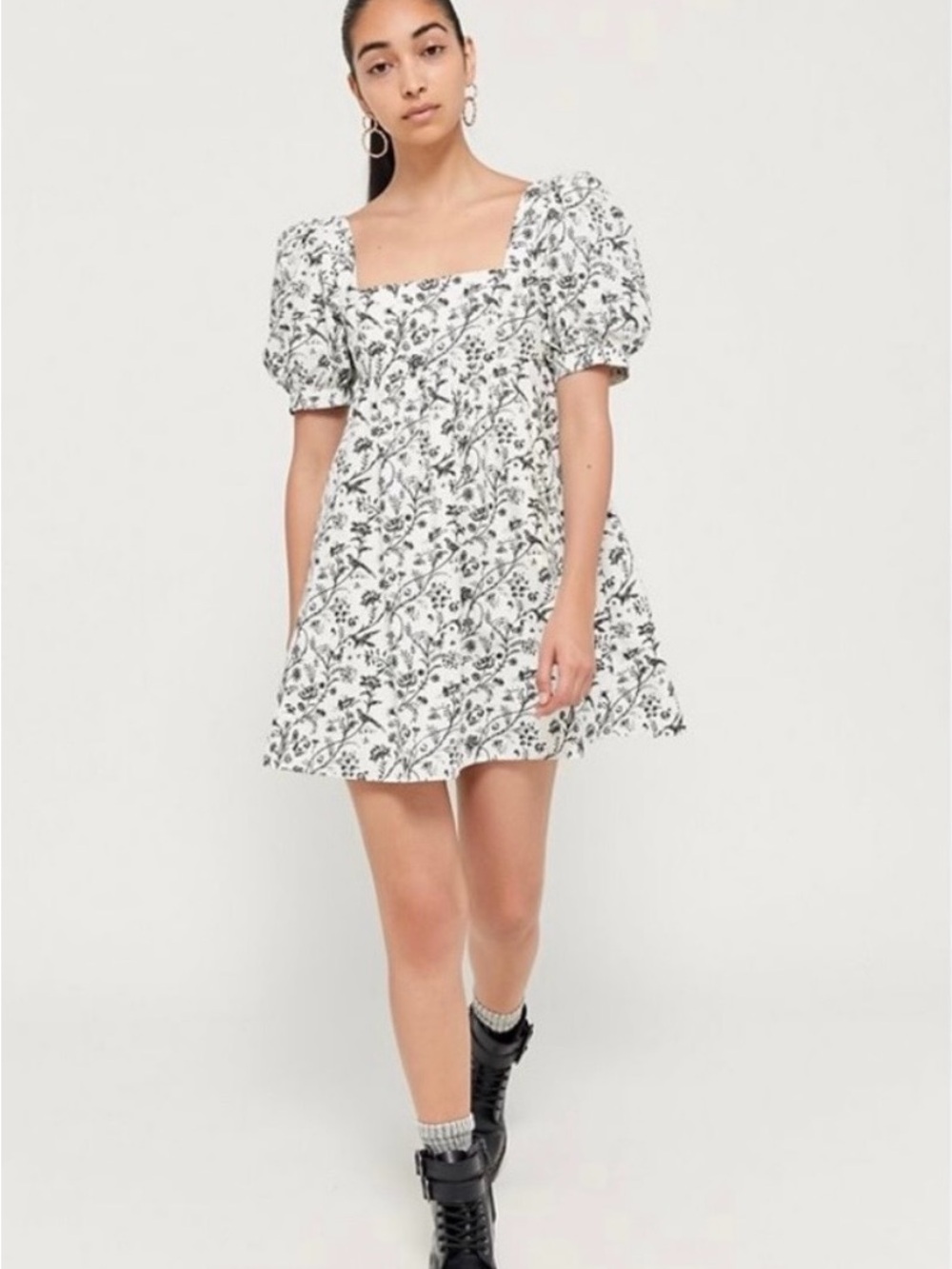 Laura Ashley x Urban Outfitters Dress M W&B Floral Square-Neck Mini Dres M